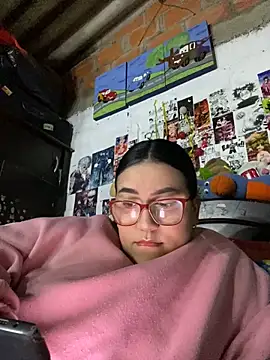 Snapshot of dafne19_ chatting on 10-25-25, 05:15 dafne19 online show from 10-25-25, 05:15