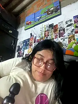 Snapshot of dafne19_ chatting on 10-27-25, 03:43 dafne19 online show from 10-27-25, 03:43