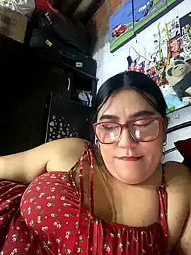 Snapshot of dafne19_ chatting on 10-28-25, 04:38 dafne19 online show from 10-28-25, 04:38
