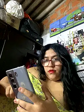 Snapshot of dafne19_ chatting on 10-29-25, 04:15 dafne19 online show from 10-29-25, 04:15