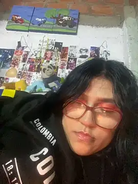 Snapshot of dafne19_ chatting on 10-31-25, 04:35 dafne19 online show from 10-31-25, 04:35