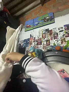 Snapshot of dafne19_ chatting on 11-18-25, 05:01 dafne19 online show from 11-18-25, 05:01