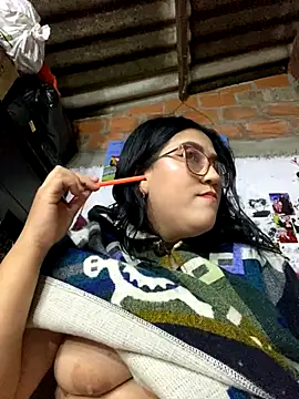 Snapshot of dafne19_ chatting on 11-24-25, 03:50 dafne19 online show from 11-24-25, 03:50