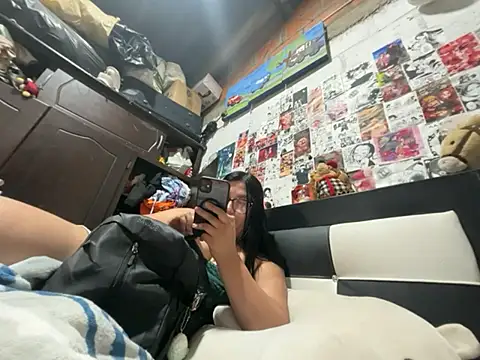 dafne19  online show from 04-25-26, 04:59