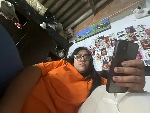 dafne19  online show from 04-27-26, 01:36