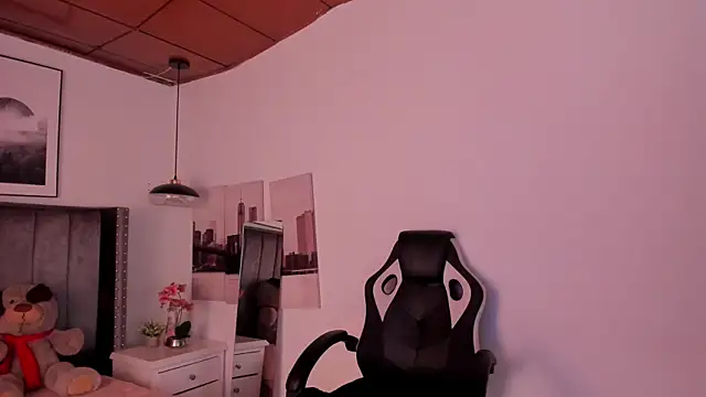 Alaia Cute online show from 12-10-24, 02:27