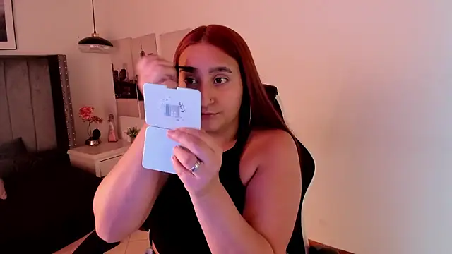 Alaia Cute online show from 01-14-25, 01:38