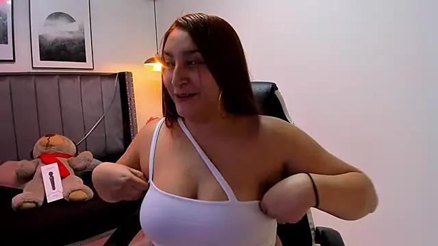 Alaia Cute online show from 01-20-25, 03:15