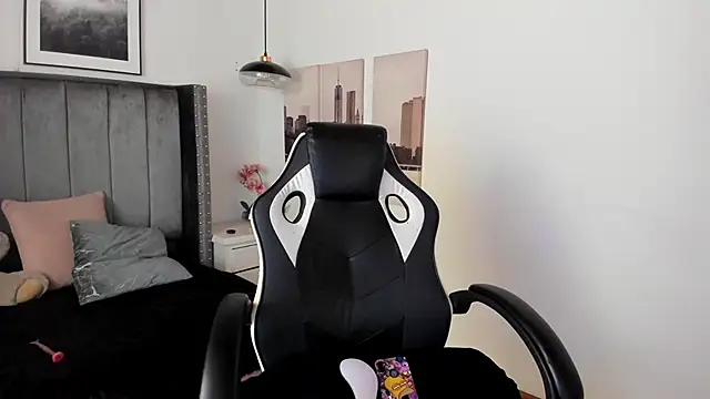 Alaia Cute online show from 02-06-25, 02:33