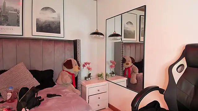 Alaia Cute online show from 09-13-25, 03:39