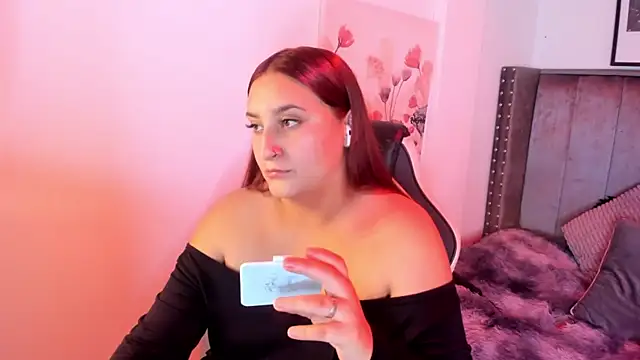 Alaia Cute online show from 10-22-25, 03:18