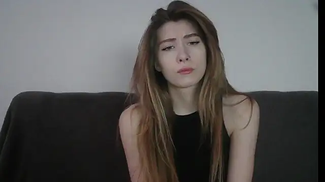 ErikaShyy online show from 01-14-25, 01:28