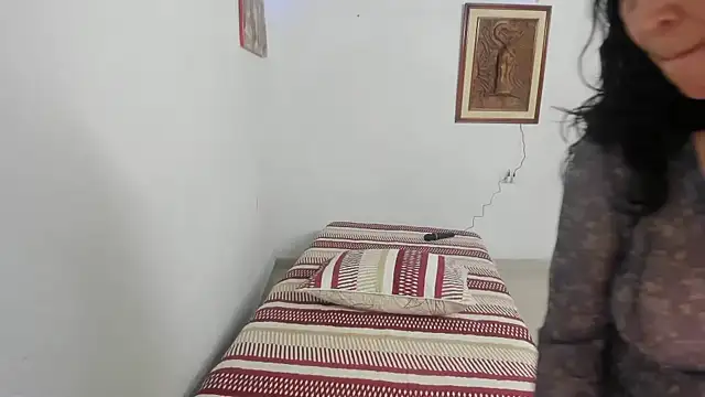 Snapshot of Juana_Sweet chatting on 12-14-25, 01:11 Juana Sweet online show from 12-14-25, 01:11
