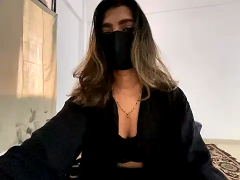 Snapshot of MaYaa__11 chatting on 12-04-24, 01:58 MaYaa 11 online show from 12-04-24, 01:58