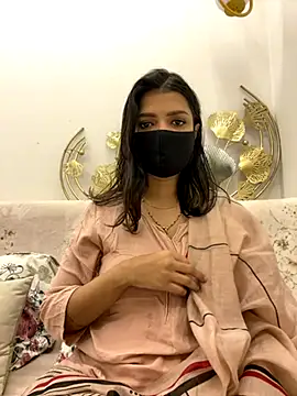 Snapshot of MaYaa__11 chatting on 11-21-25, 06:56 MaYaa 11 online show from 11-21-25, 06:56