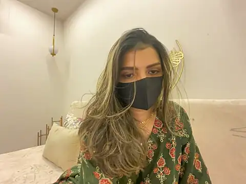 MaYaa  11 online show from 04-07-26, 07:09