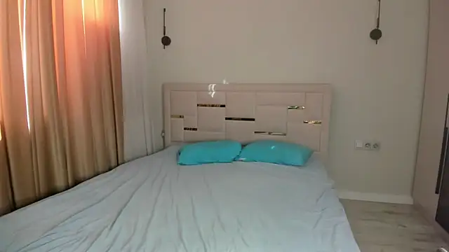 Lola Peach online show from 05-29-26, 02:31