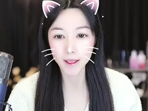 Snapshot of Nuyoah-77 chatting on 01-03-25, 04:06 Nuyoah-77 online show from 01-03-25, 04:06