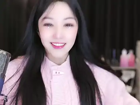 Snapshot of Nuyoah-77 chatting on 01-11-25, 07:05 Nuyoah-77 online show from 01-11-25, 07:05