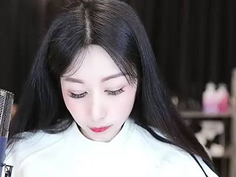 Snapshot of Nuyoah-77 chatting on 01-20-25, 03:50 Nuyoah-77 online show from 01-20-25, 03:50