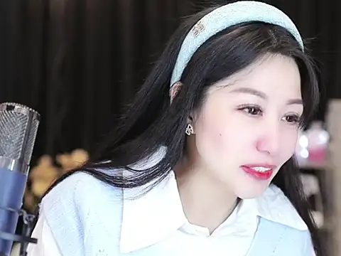 Snapshot of Nuyoah-77 chatting on 02-07-25, 02:58 Nuyoah-77 online show from 02-07-25, 02:58