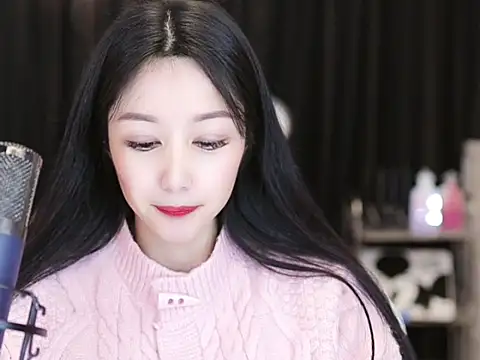 Snapshot of Nuyoah-77 chatting on 02-11-25, 04:13 Nuyoah-77 online show from 02-11-25, 04:13