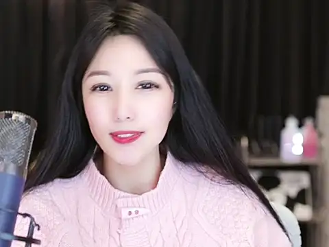 Snapshot of Nuyoah-77 chatting on 02-11-25, 07:16 Nuyoah-77 online show from 02-11-25, 07:16