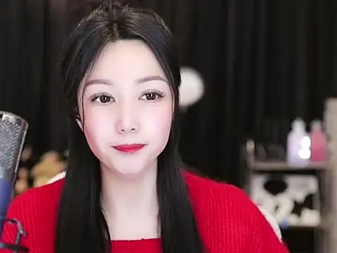 Snapshot of Nuyoah-77 chatting on 02-14-25, 07:02 Nuyoah-77 online show from 02-14-25, 07:02