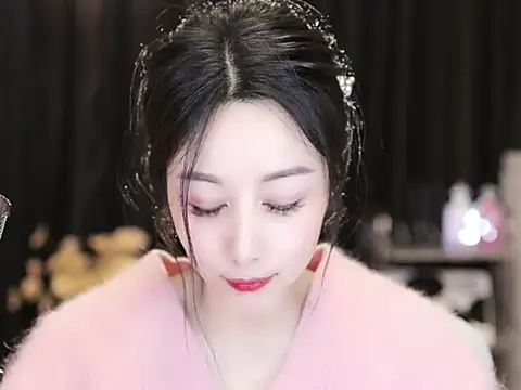 Snapshot of Nuyoah-77 chatting on 02-16-25, 06:10 Nuyoah-77 online show from 02-16-25, 06:10