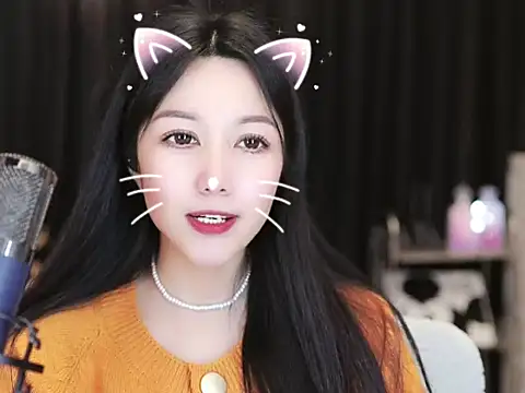 Snapshot of Nuyoah-77 chatting on 02-25-25, 05:58 Nuyoah-77 online show from 02-25-25, 05:58