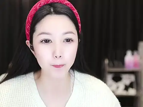 Snapshot of Nuyoah-77 chatting on 03-08-25, 03:45 Nuyoah-77 online show from 03-08-25, 03:45