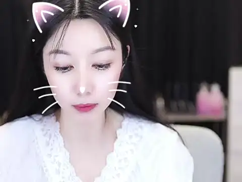 Snapshot of Nuyoah-77 chatting on 09-30-25, 04:01 Nuyoah-77 online show from 09-30-25, 04:01