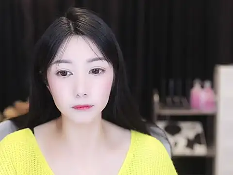 Snapshot of Nuyoah-77 chatting on 10-09-25, 03:21 Nuyoah-77 online show from 10-09-25, 03:21