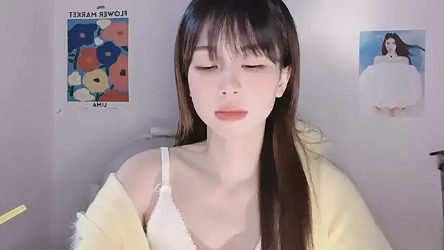 -Hottie online show from 12-15-25, 04:00