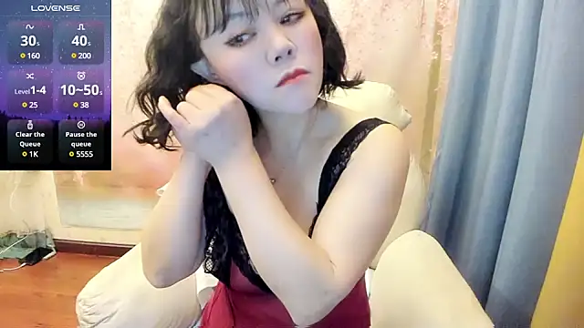 Snapshot of Pennyee chatting on 02-16-25, 12:41 Pennyee online show from 02-16-25, 12:41