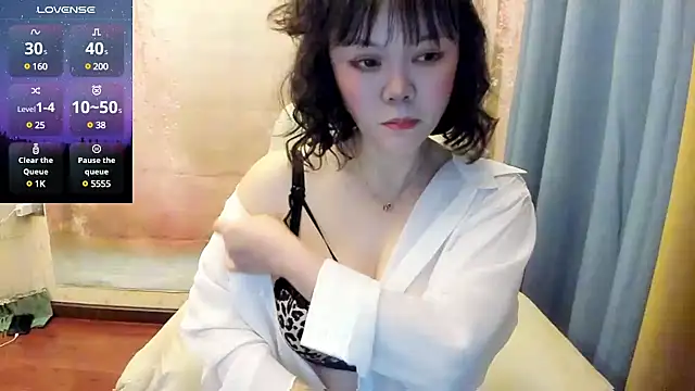 Snapshot of Pennyee chatting on 02-26-25, 12:47 Pennyee online show from 02-26-25, 12:47