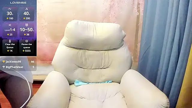 Snapshot of Pennyee chatting on 03-16-25, 10:44 Pennyee online show from 03-16-25, 10:44
