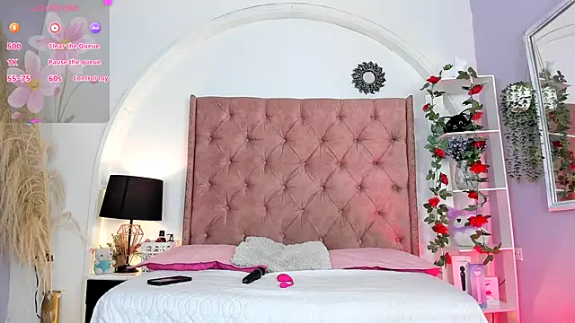 LadyAvalon online show from 09-19-25, 06:08