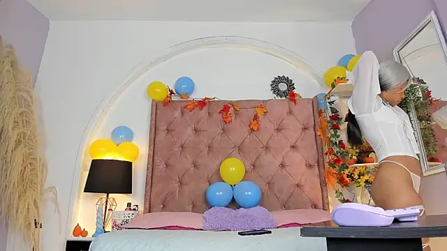 LadyAvalon online show from 09-26-25, 06:01