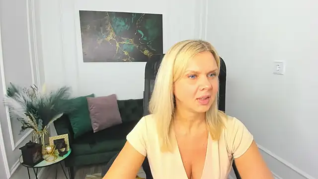 AgathaKlouin online show from 03-03-26, 07:09