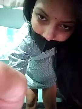 Snapshot of Hotty-Divya chatting on 04-23-26, 07:41 Hotty-Divya online show from 04-23-26, 07:41