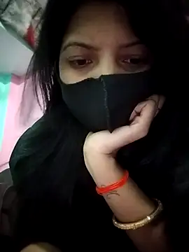 Snapshot of Hotty-Divya chatting on 05-05-26, 02:41 Hotty-Divya online show from 05-05-26, 02:41