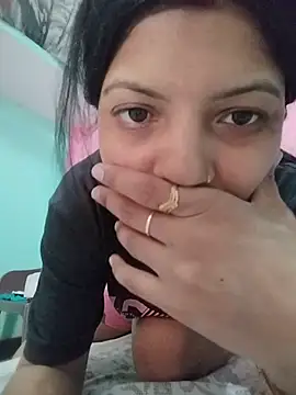 Snapshot of Hotty-Divya chatting on 05-22-26, 05:36 Hotty-Divya online show from 05-22-26, 05:36