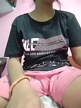 Snapshot of Hotty-Divya chatting on 05-23-26, 03:01 Hotty-Divya online show from 05-23-26, 03:01