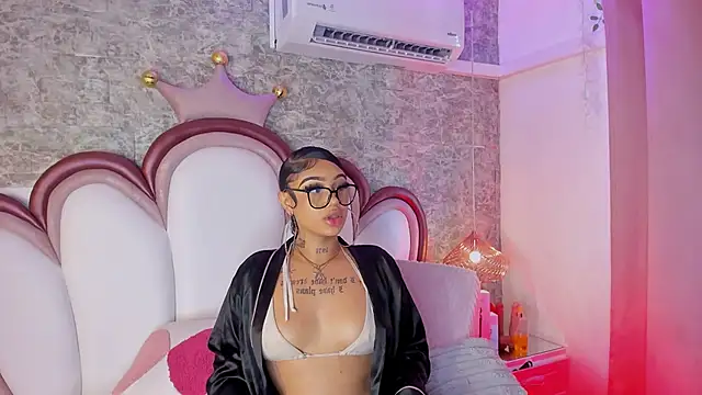 Mia Jansen online show from 04-24-26, 01:24