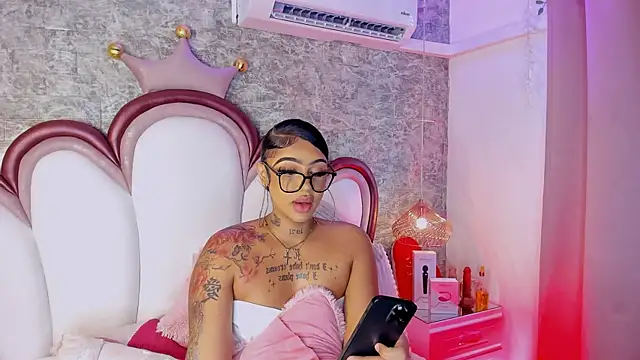 Mia Jansen online show from 04-25-26, 01:36