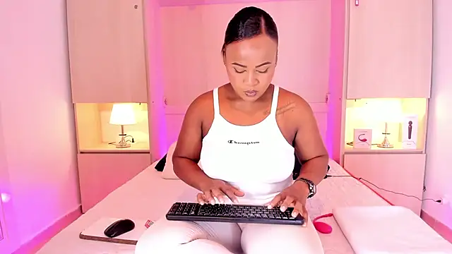 EmilyyStuart online show from 02-01-25, 04:03