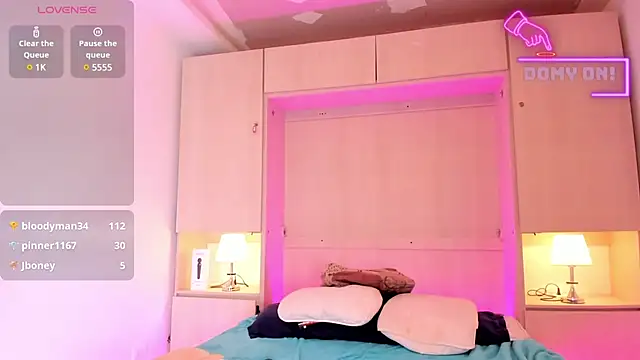 EmilyyStuart online show from 02-14-25, 09:56