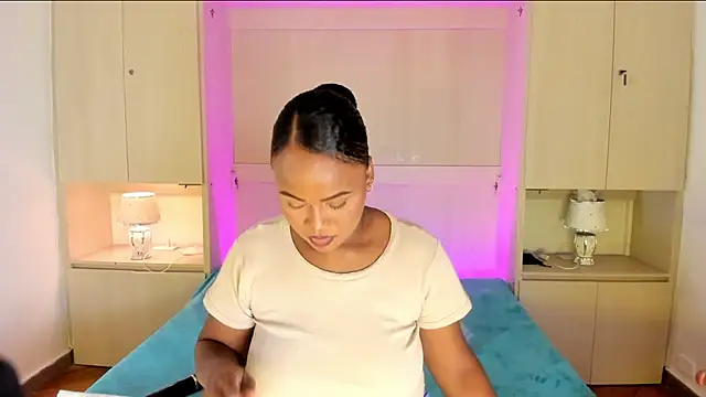 EmilyyStuart online show from 02-04-26, 07:31