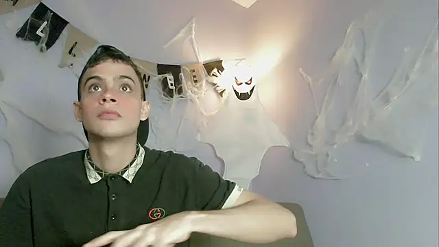 zacariasss  online show from 10-31-25, 03:40